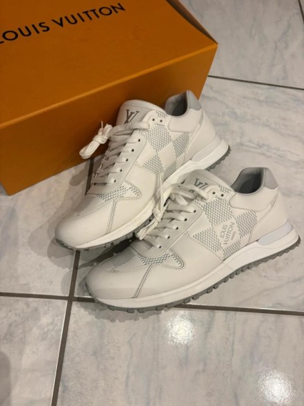 Louis Vuitton run away damier gris blanc taille 8 42,5-43
