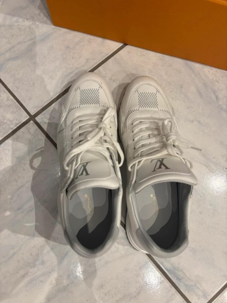 Louis Vuitton run away damier gris blanc taille 8 42,5-43