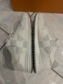 Louis Vuitton run away damier gris blanc taille 8 42,5-43