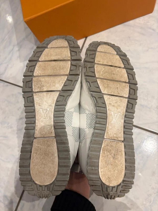 Louis Vuitton run away damier gris blanc taille 8 42,5-43 2
