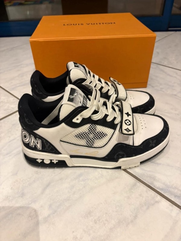 Louis Vuitton lv trainer scratch velcro noir blanche taille 39 2