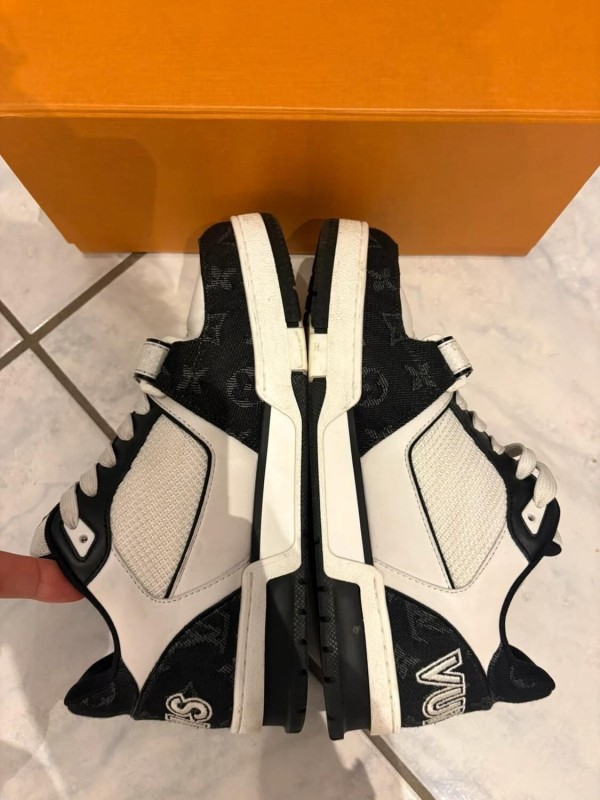 Louis Vuitton lv trainer scratch velcro noir blanche taille 39 2