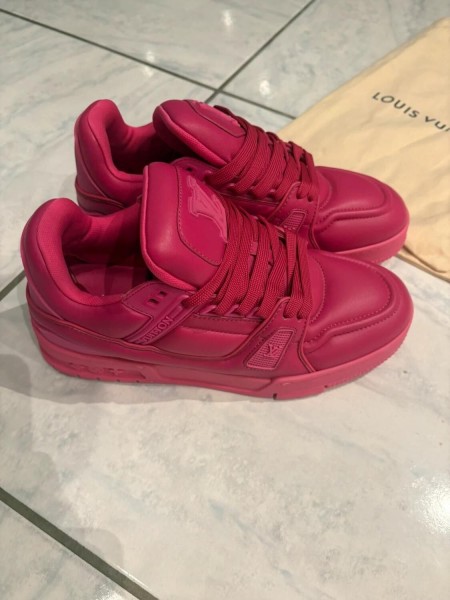 Louis Vuitton LV Trainer rose fluo taille 6 40-41