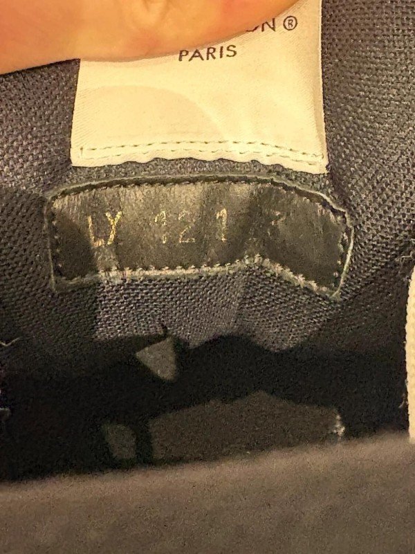 Louis Vuitton lv trainer scratch velcro noir blanche taille 39 2