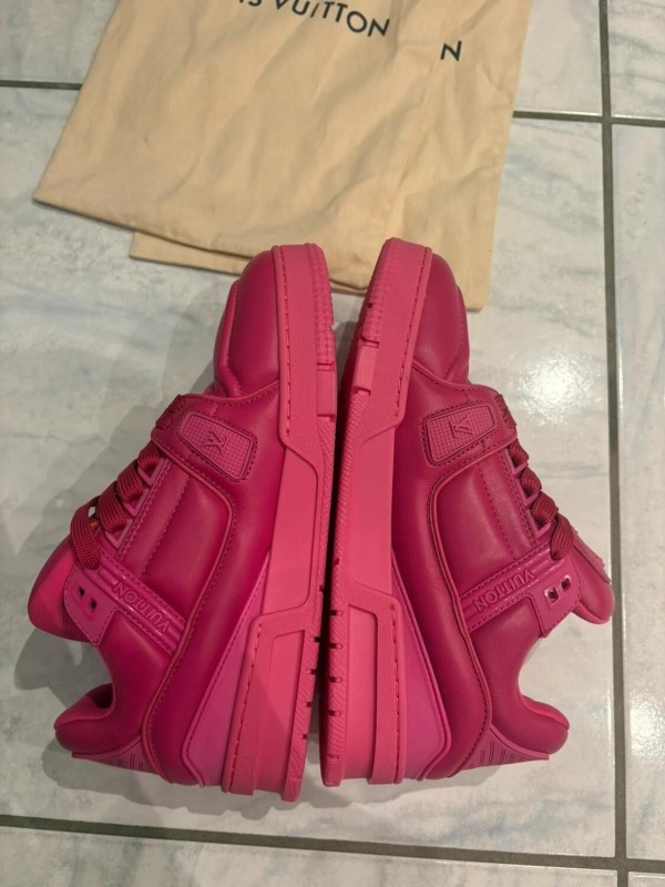 Louis Vuitton LV Trainer rose fluo taille 6 40-41 2