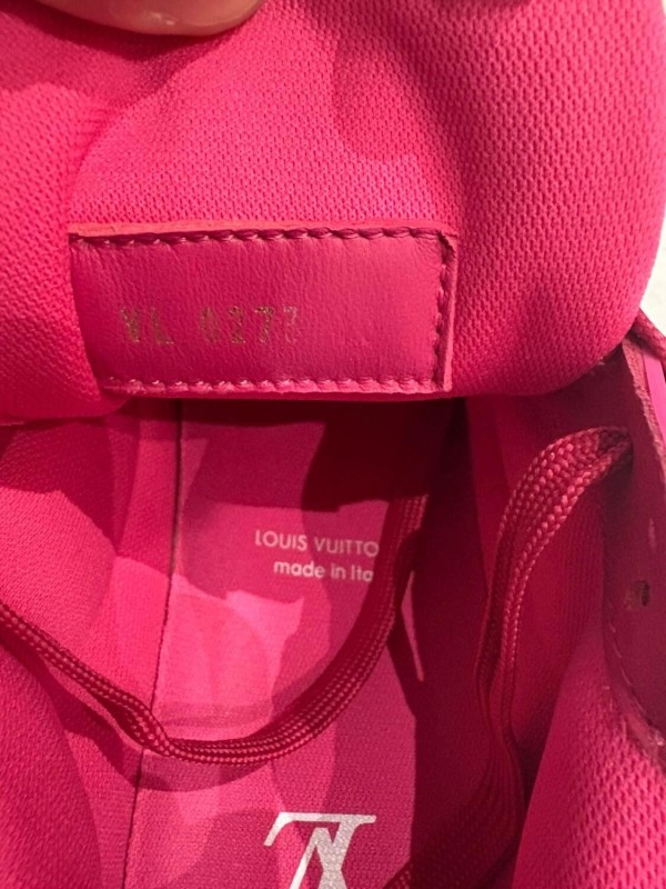 Louis Vuitton LV Trainer rose fluo taille 6 40-41 2