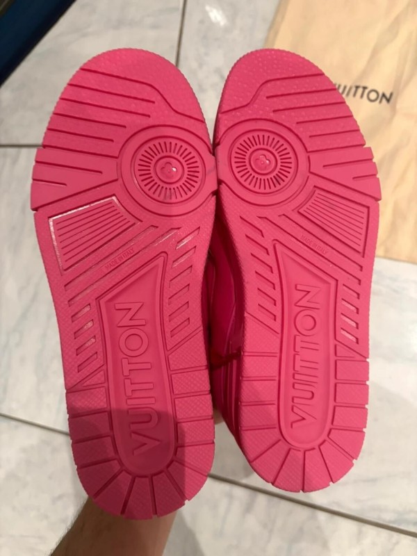 Louis Vuitton LV Trainer rose fluo taille 6 40-41 2