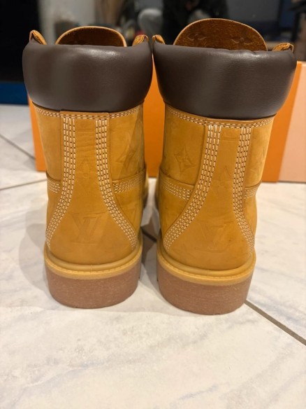 Louis Vuitton Timberland beige taille 8,5 43-44