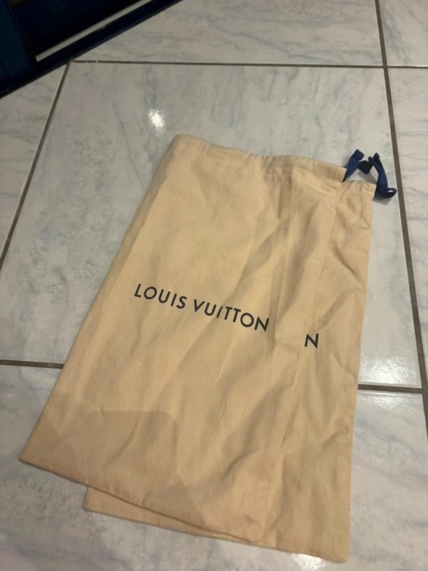 Louis Vuitton LV Trainer rose fluo taille 6 40-41 2