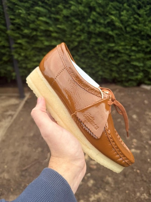 Clarks Originale Wallabee Dusk Marron Patent Leather