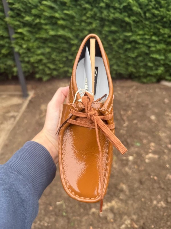 Clarks Originale Wallabee Dusk Marron Patent Leather 2
