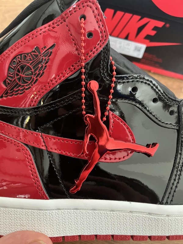 Jordan 1 Retro High OG Patent 2