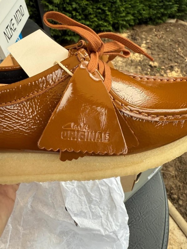 Clarks Originale Wallabee Dusk Marron Patent Leather 2
