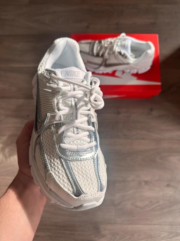 Nike Air Zoom Vomero 5 - Chrome Toe 2