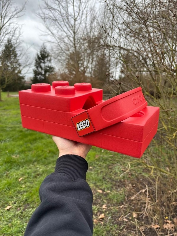 Crocs Brick Clog Red X Lego - Taille 42/43 2
