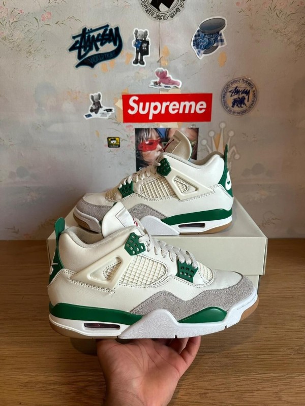 Jordan 4 SB Pine Green