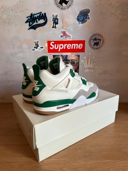 Air Jordan 4 SB Green / vert
