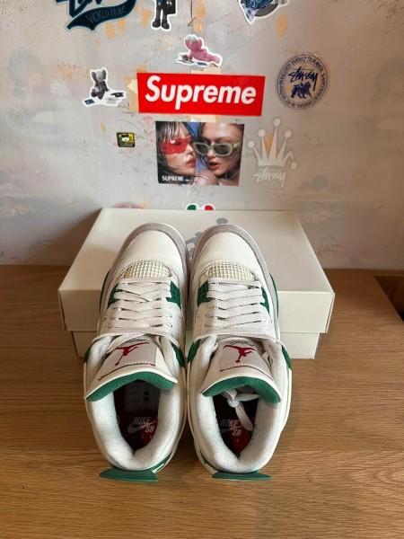 Jordan 4 SB Pine Green