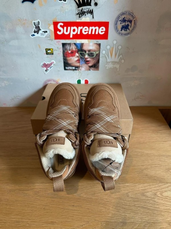 UGG Lowmel Chestnut 2