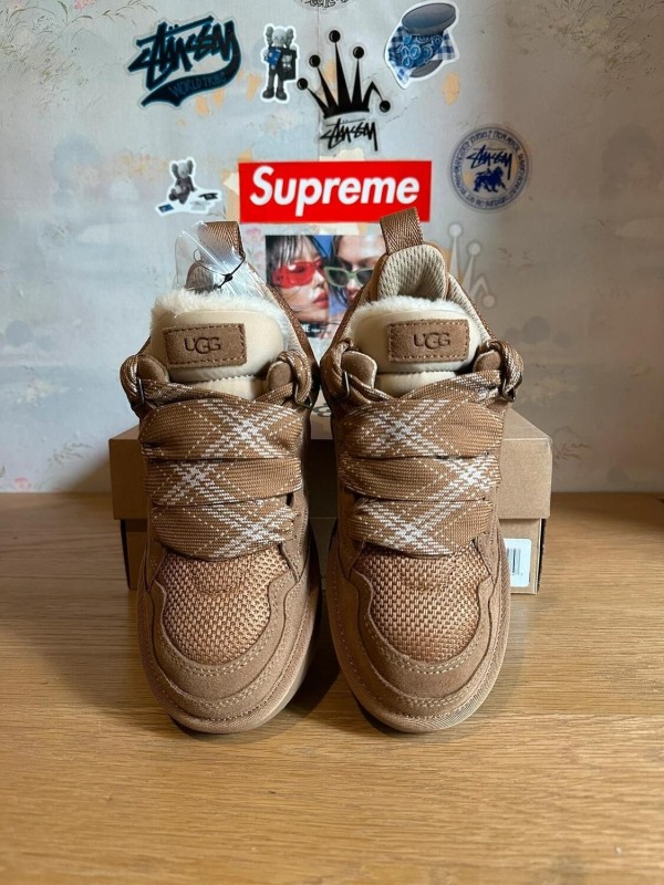 UGG Lowmel Chestnut 2