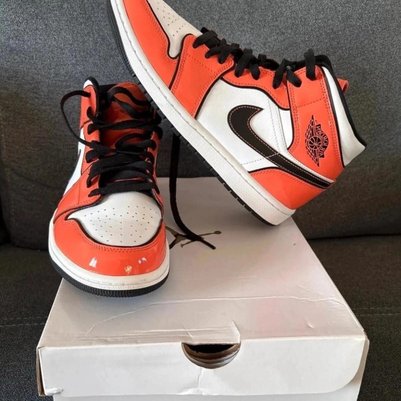 Jordan 1 mid Turf 42
