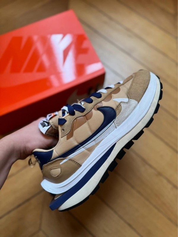 Nike Vaporwaffle sacai sesame 2
