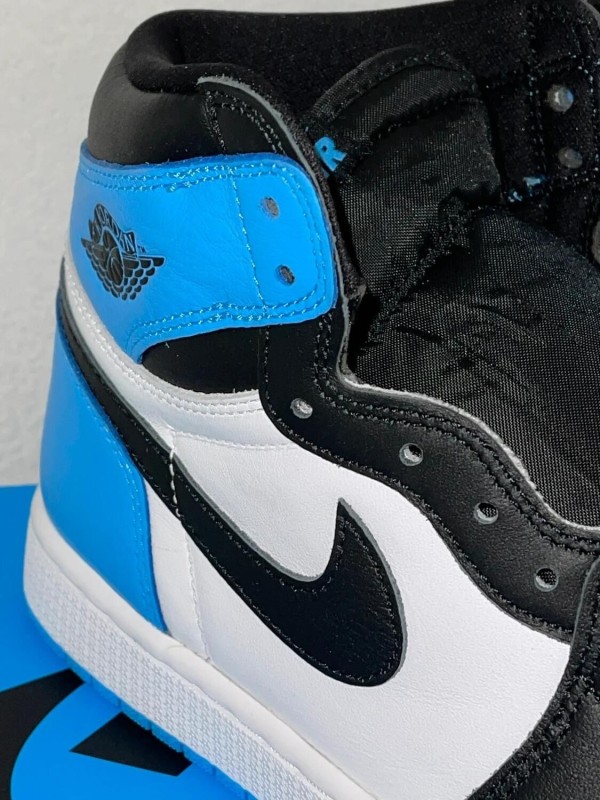 Jordan 1 UNC toe 2