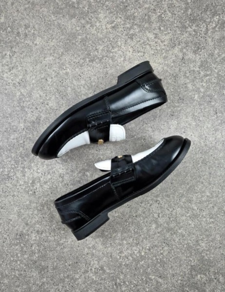 Mocassins en cuir Miu Miu Black & White taille 42