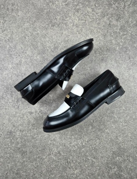 Mocassins en cuir Miu Miu Black & White taille 42