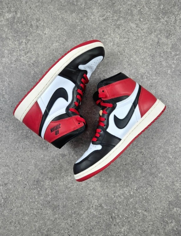 Nike Air Jordan 1 Retro High Black Toe taille 42,5 2
