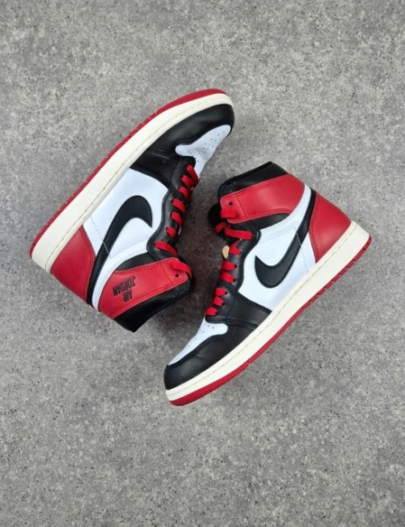 Nike Air Jordan 1 Retro High Black Toe taille 42,5