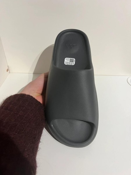 Yeezy Slide Granite