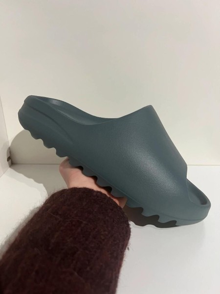 Yeezy Slide Slate Marine