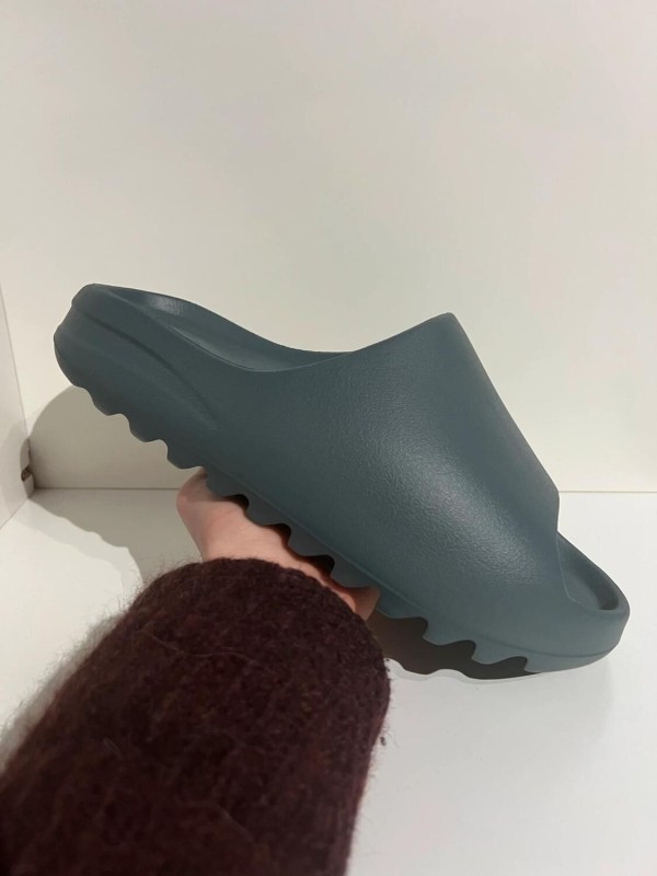 Yeezy Slide Slate Marine