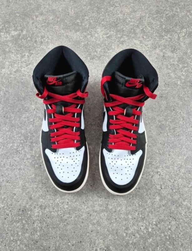 Nike Air Jordan 1 Retro High Black Toe taille 42,5 2