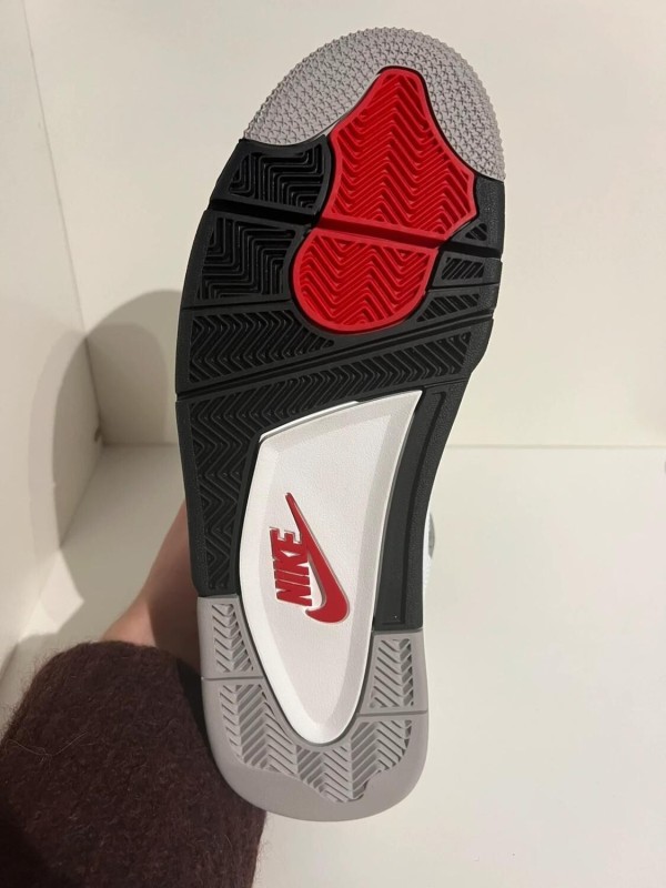 Nike Air Jordan 4 White Cement (2025) 2