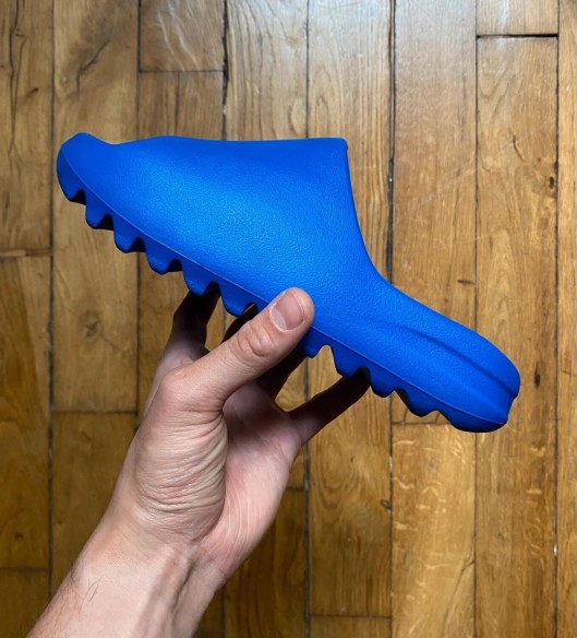 Adidas yeezy slide azure ID4133