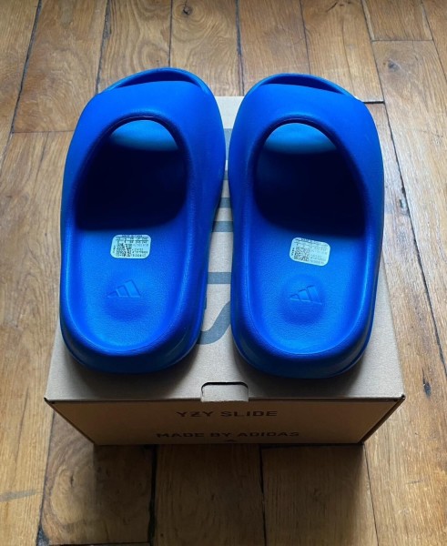 Adidas yeezy slide azure ID4133