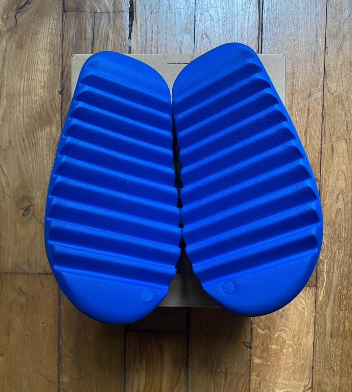 Adidas yeezy slide azure ID4133 2