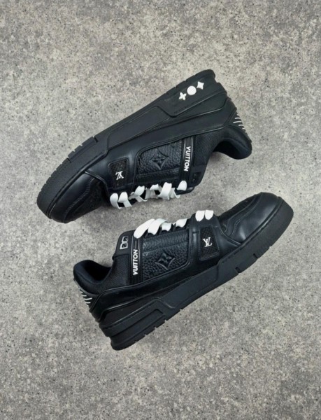 Basket Louis Vuitton LV Trainer taille 42