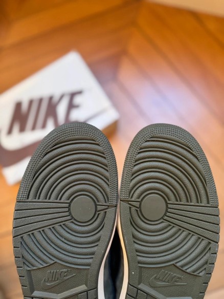 Air Jordan 1 Low Travis Scott Medium Olive