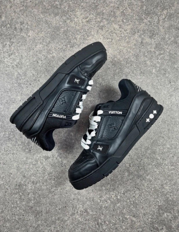 Basket Louis Vuitton LV Trainer taille 42 2