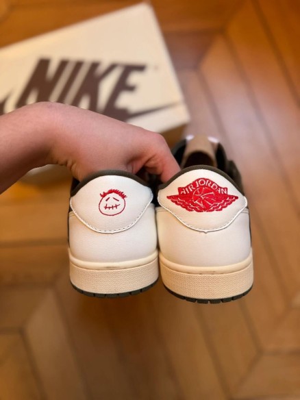 Air Jordan 1 Low Travis Scott Medium Olive