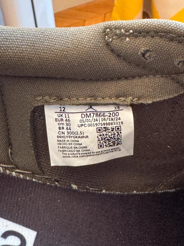 Air Jordan 1 Low Travis Scott Medium Olive 2