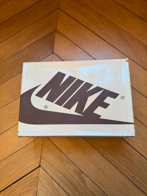 Air Jordan 1 Low Travis Scott Medium Olive 2