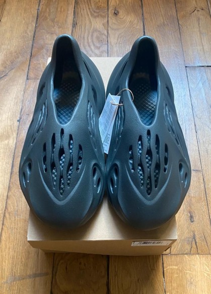 Adidas yeezy foam rnr carbon IG5349