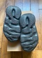 adidas Yeezy Foam RNR carbon IG5349