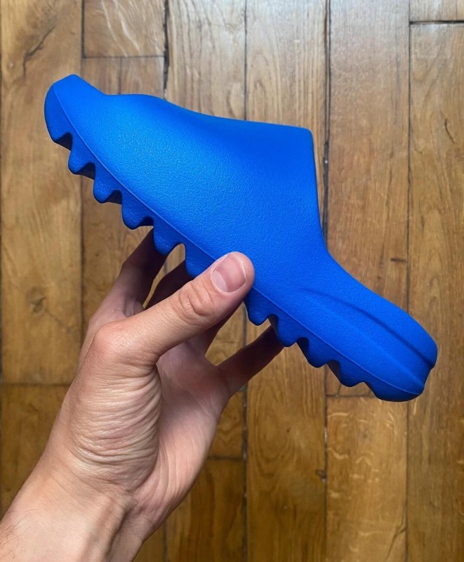 Adidas yeezy slide azure ID4133