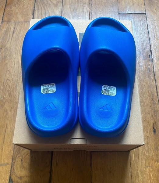 Adidas yeezy slide azure ID4133
