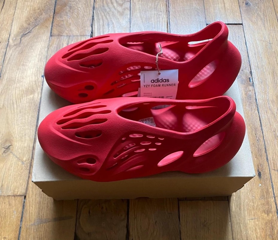 Adidas yeezy foam rnnr vermillon GW3355 2